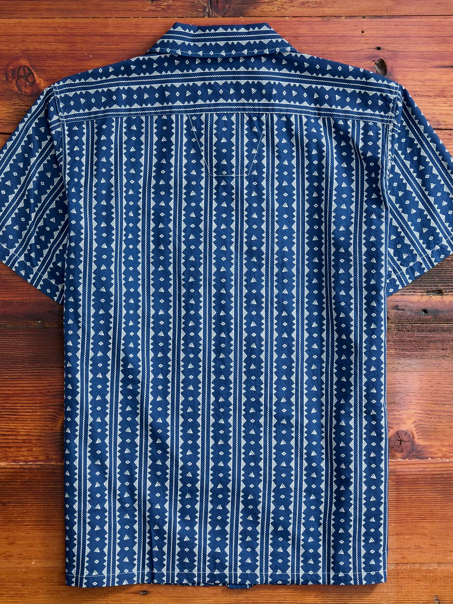 Bassen Hawaiian Shirt in Indigo Geo-Stripe