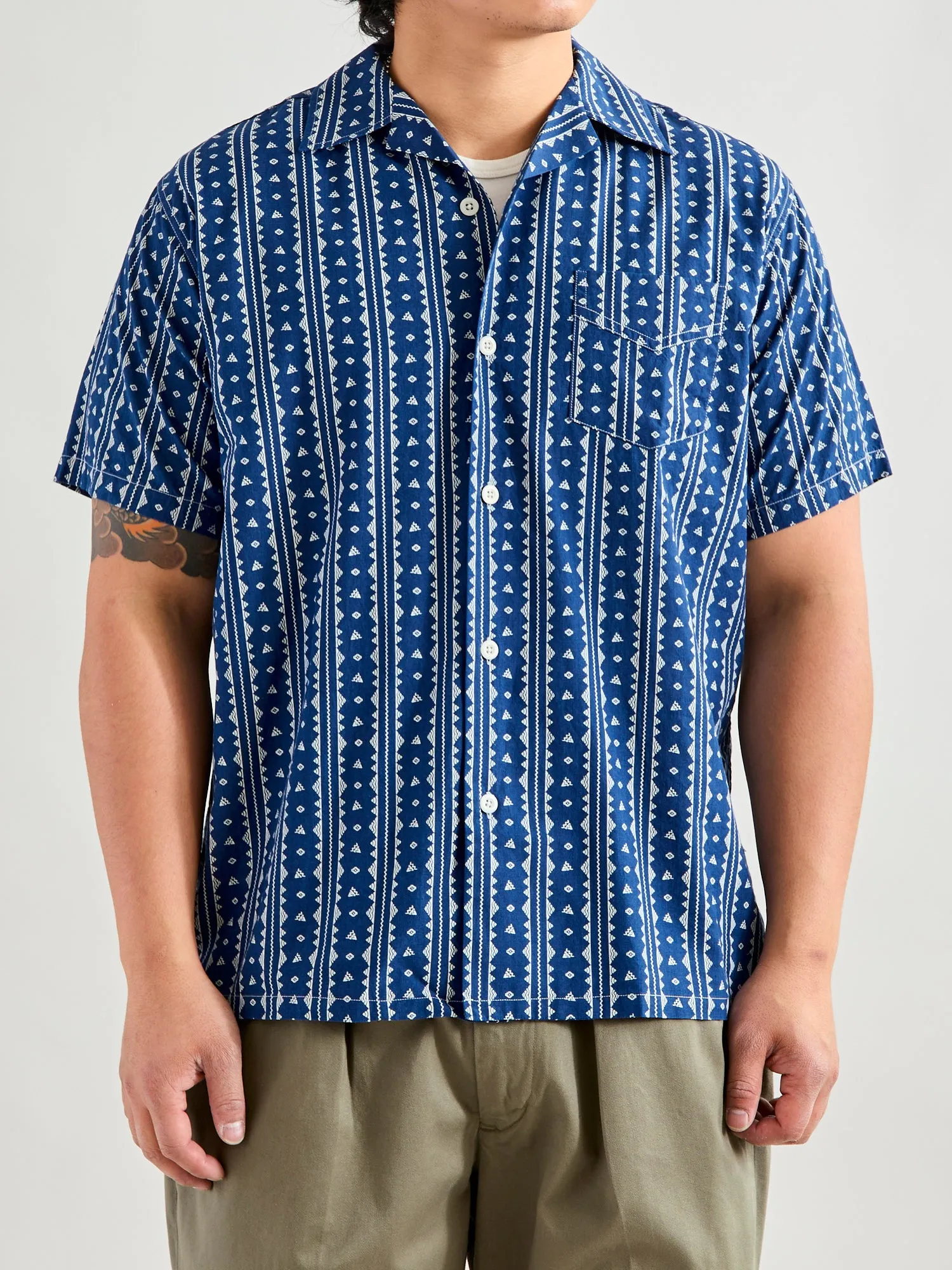 Bassen Hawaiian Shirt in Indigo Geo-Stripe