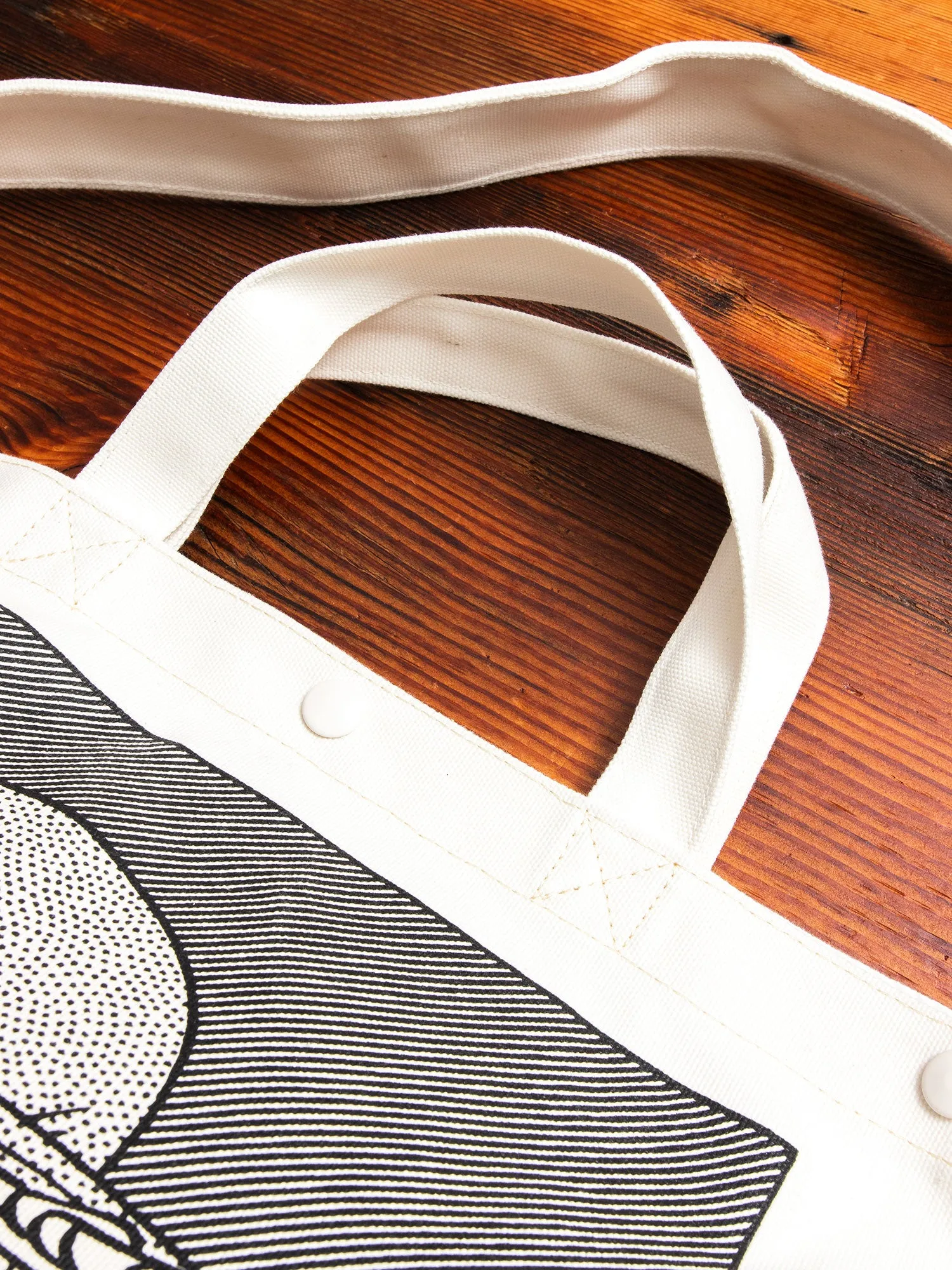 Graphique Tote Bag in Scope