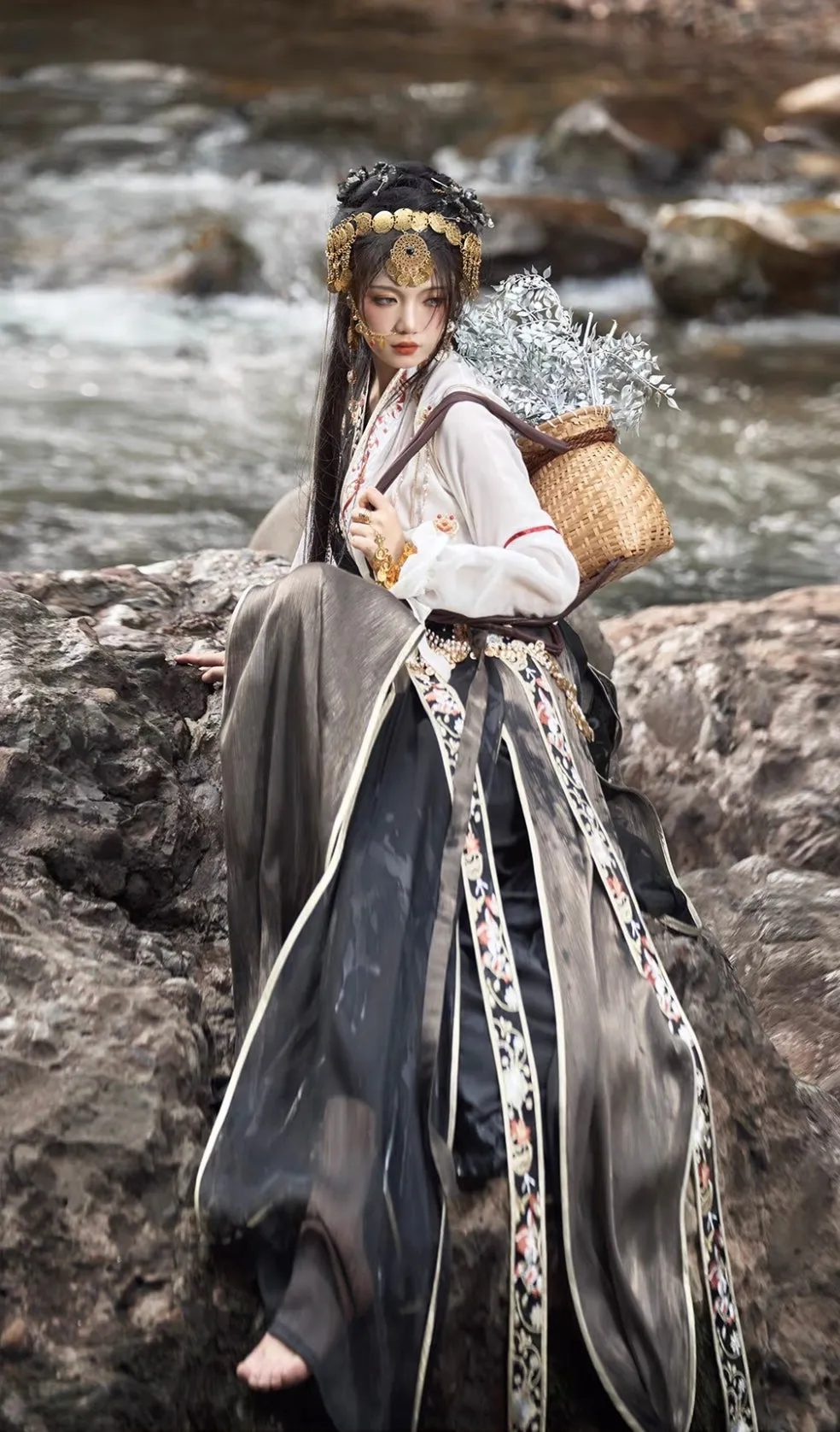 [Tang Dynasty] Hanfu Daily Tear Skirt Black Women's Suit