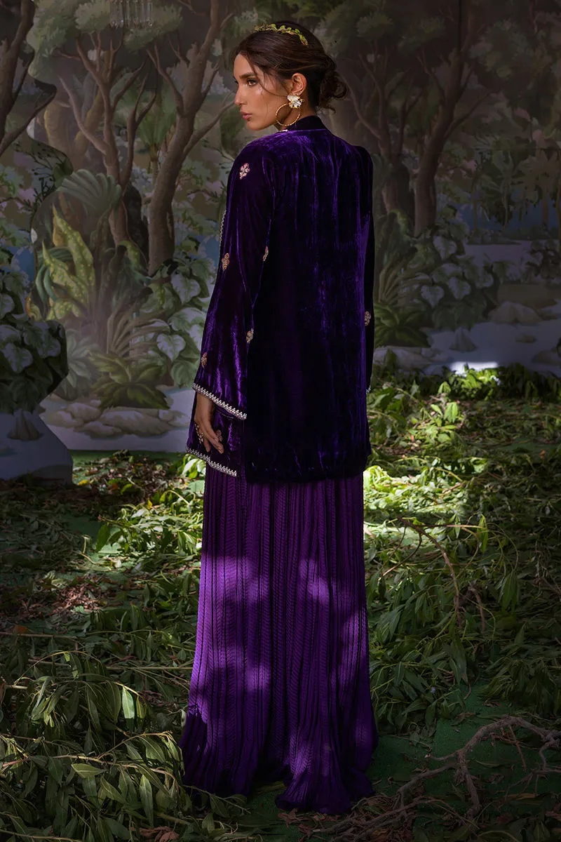 Velvet And Vogue 23 - Irisa