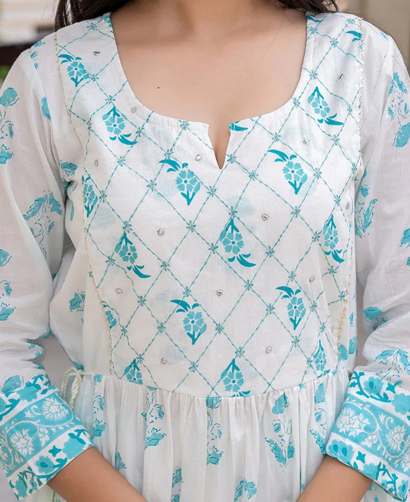 White Floral Printed Flared Kurta Pant Set (Set Of 2)