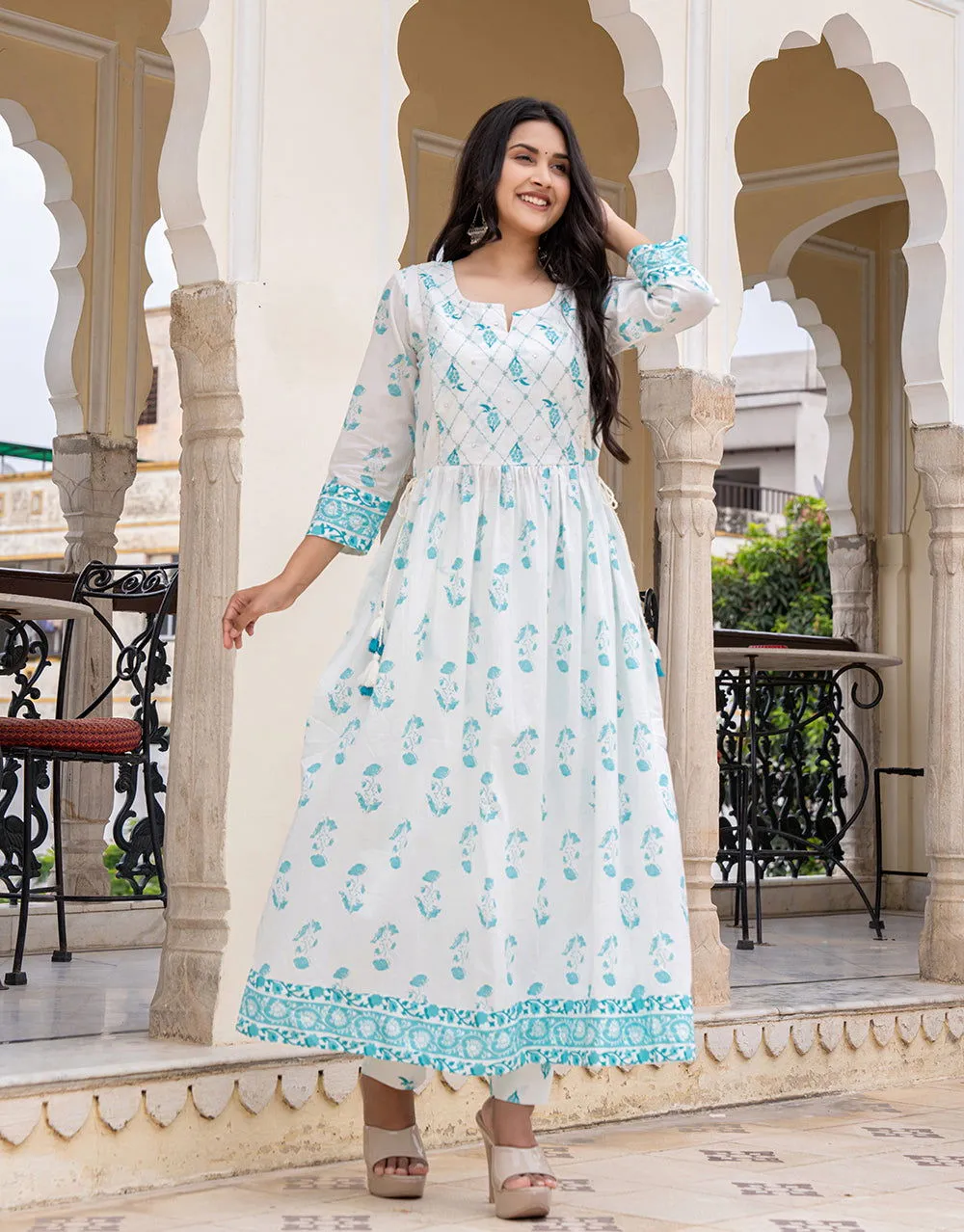 White Floral Printed Flared Kurta Pant Set (Set Of 2)