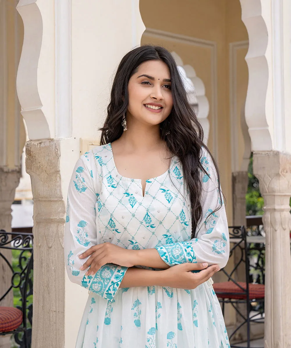 White Floral Printed Flared Kurta Pant Set (Set Of 2)